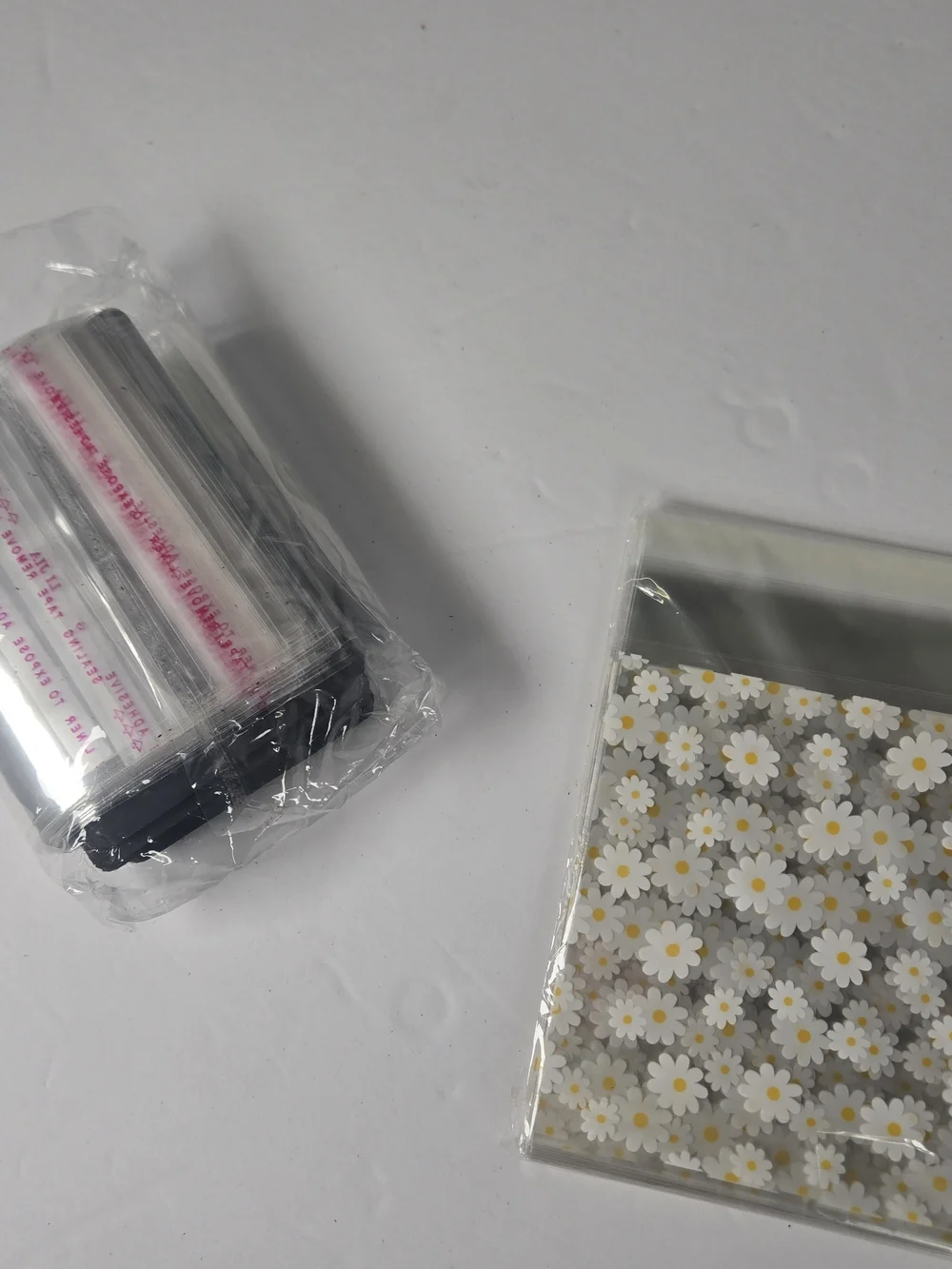 Black Jewelry Display Cards and Clear Packaging Bags Lot Daisy Print bags New